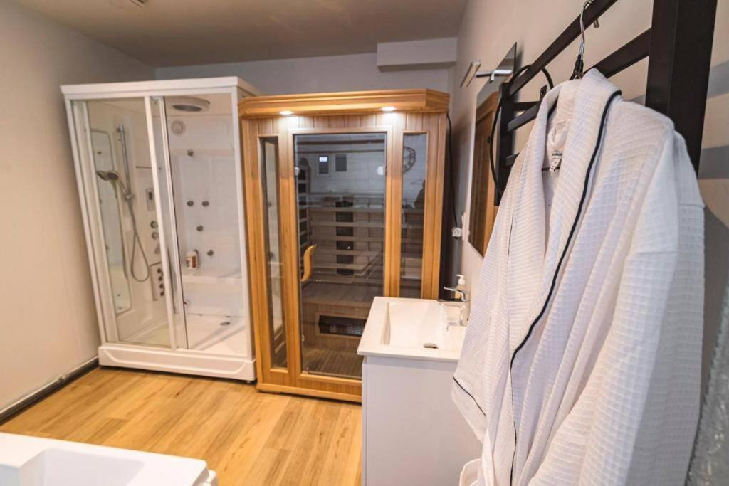 Steam, Baignoire Balneo Et Clim Apartman Reims Kültér fotó